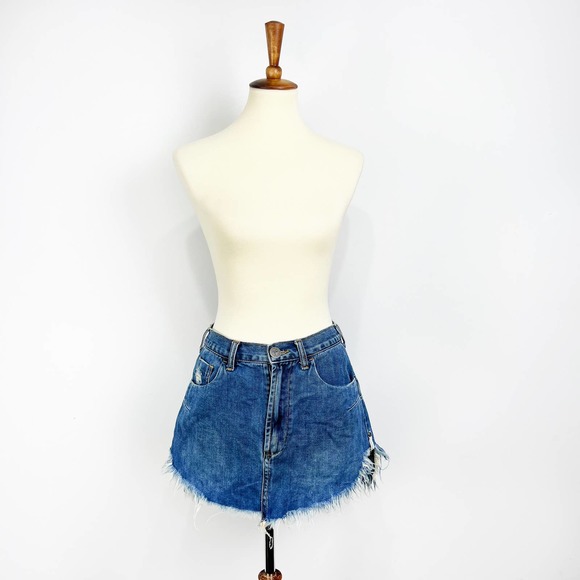 One Teaspoon distressed round edge denim blue jean cutoff  skirt Size 26 - Picture 8 of 8